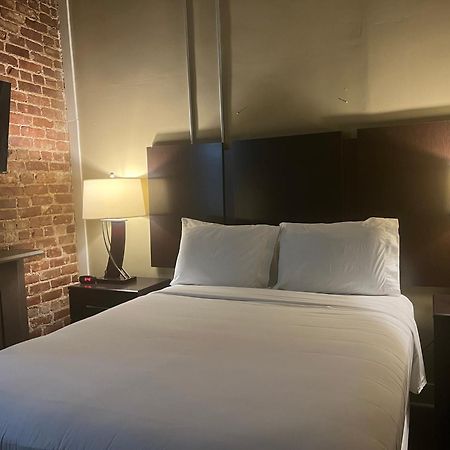 The Skylight Hotel Greenville Bagian luar foto