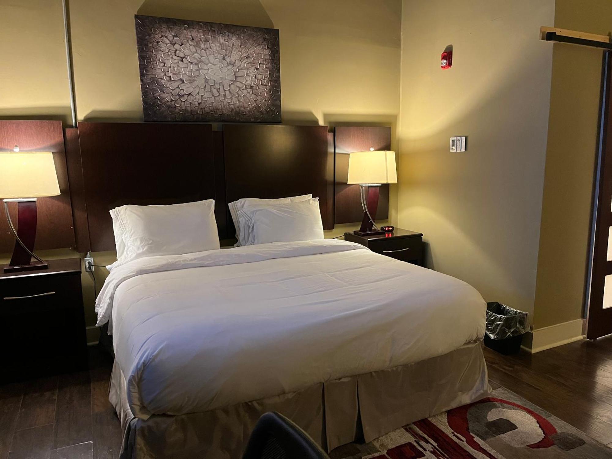 The Skylight Hotel Greenville Bagian luar foto
